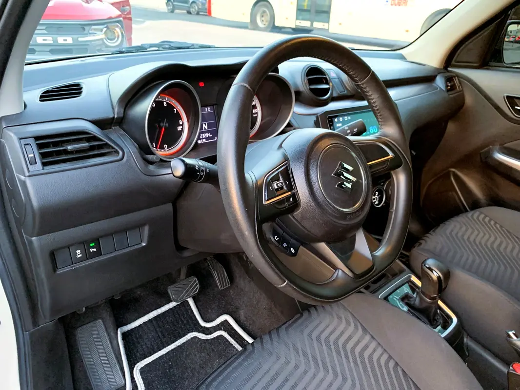 SUZUKI SWIFT 2023
