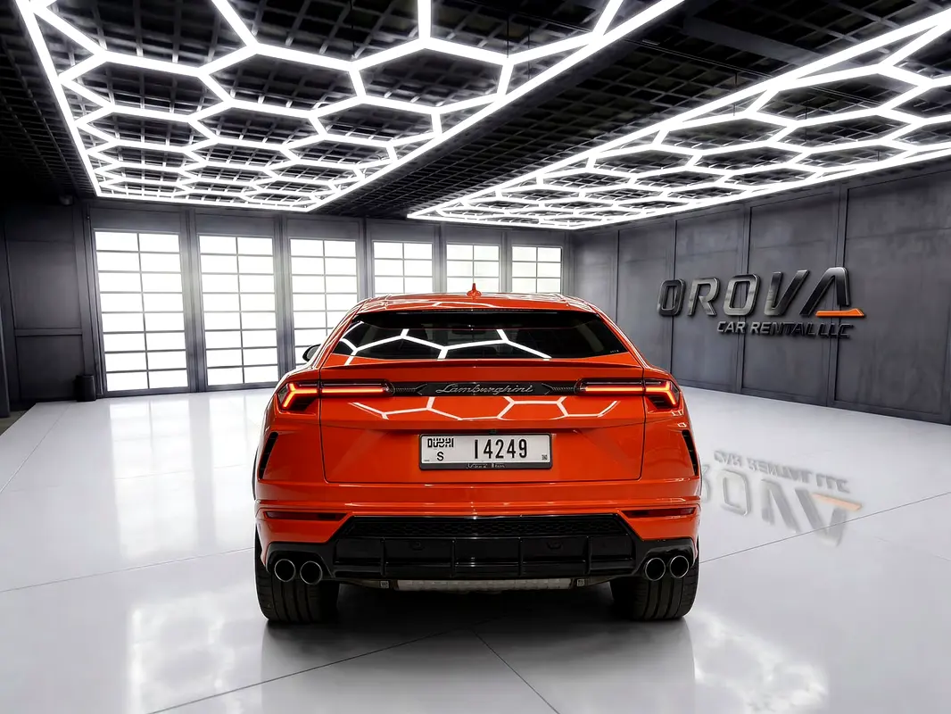 LAMBORGHINI URUS 2021