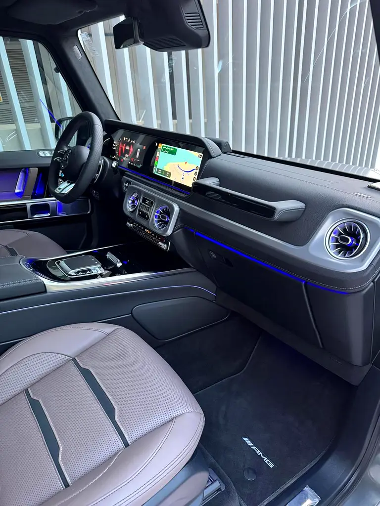 MERCEDES G CLASS 2025