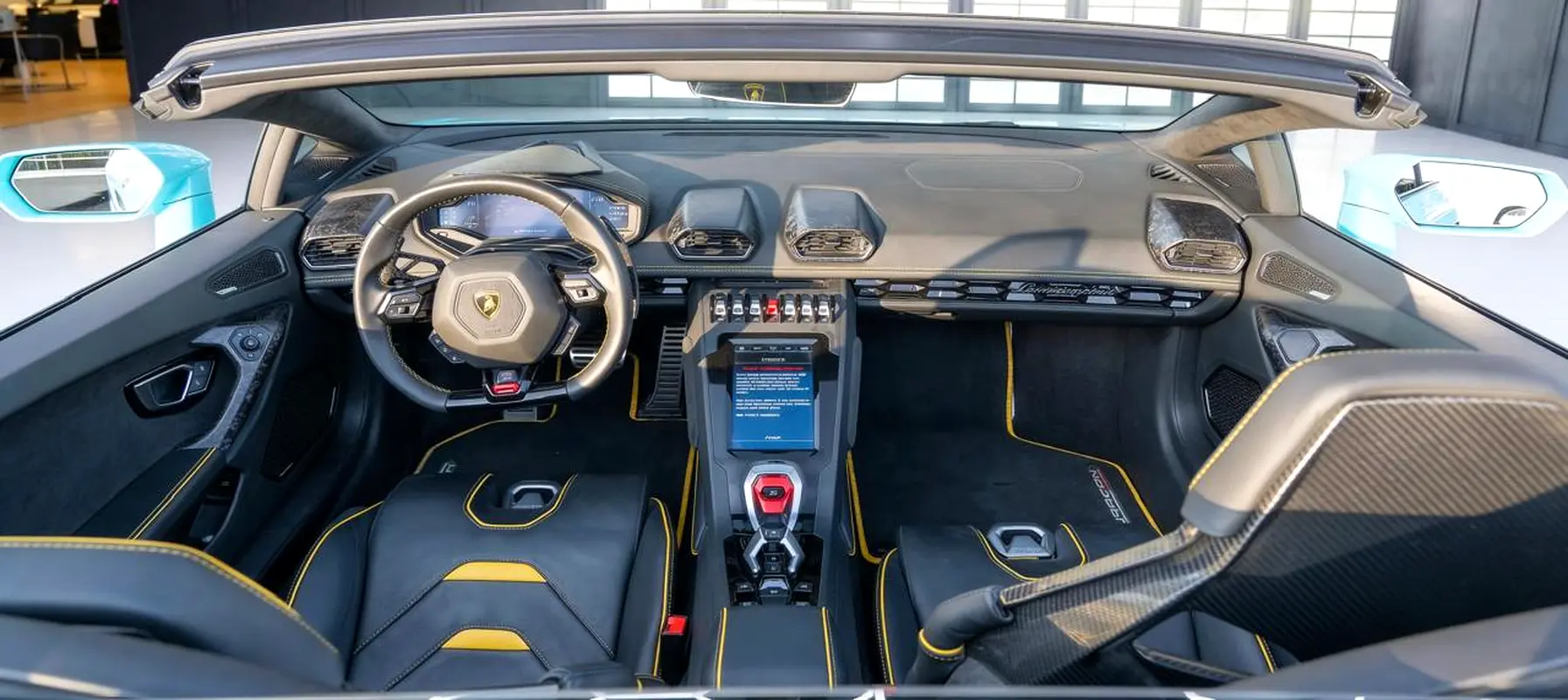 LAMBORGHINI HURACAN 2022