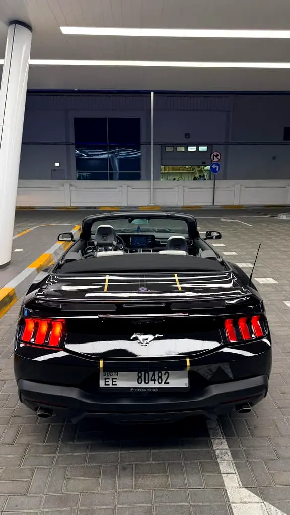 FORD MUSTANG 2024