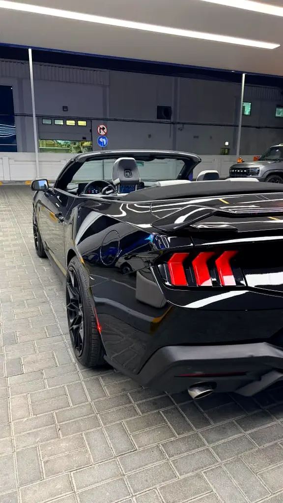 FORD MUSTANG 2024