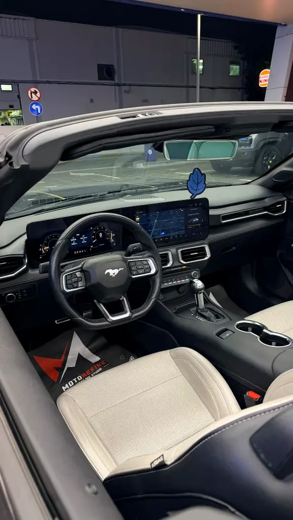 FORD MUSTANG 2024