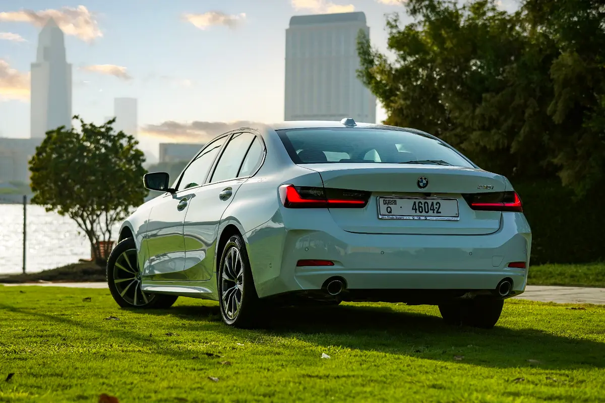 BMW 3 SERIES 2026