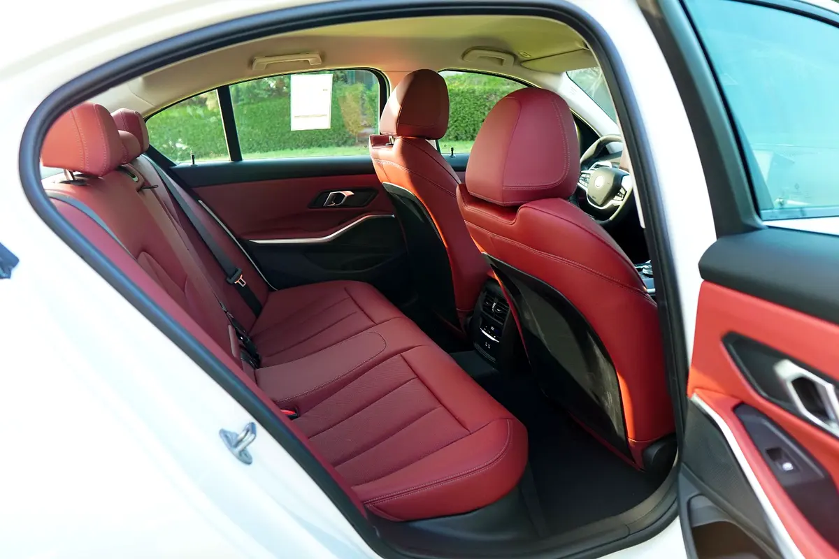 BMW 3 SERIES 2026