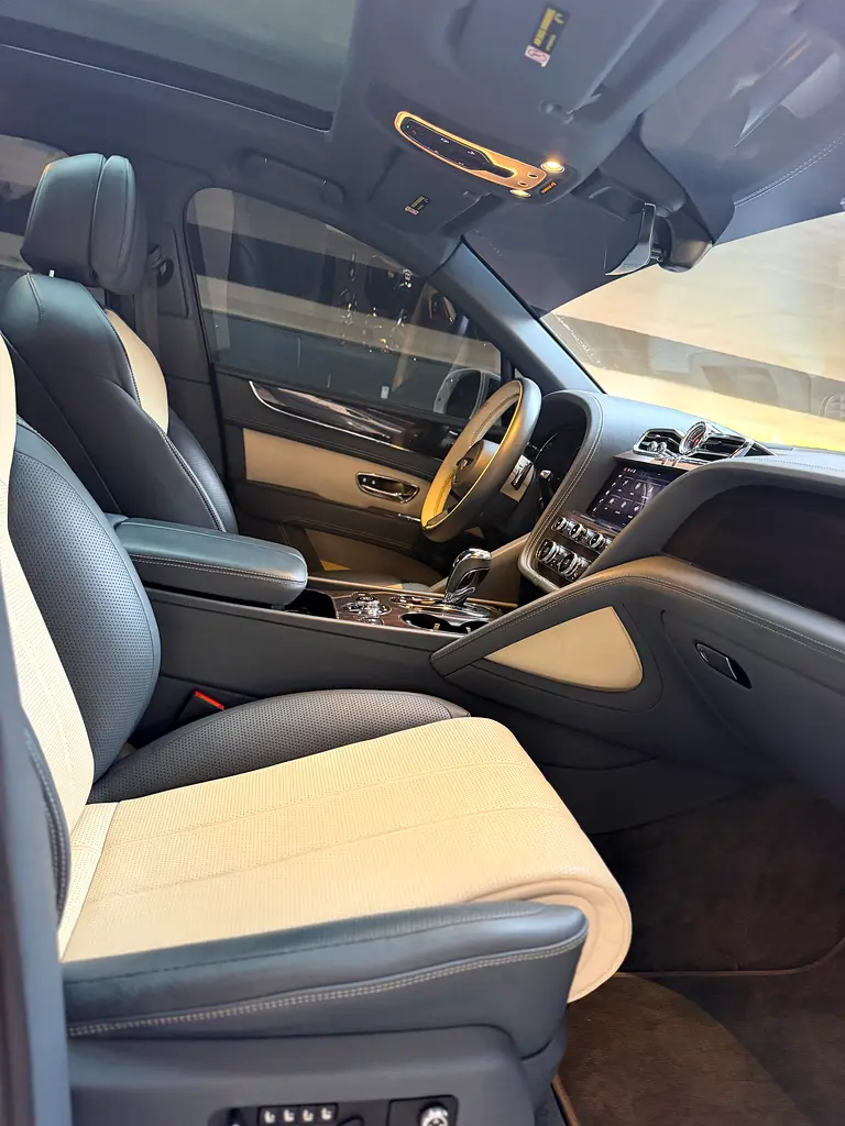 BENTLEY BENTAYGA 2022