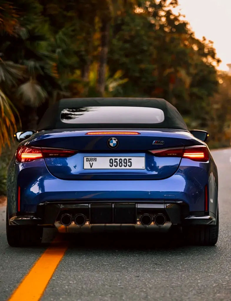 BMW M4 2025