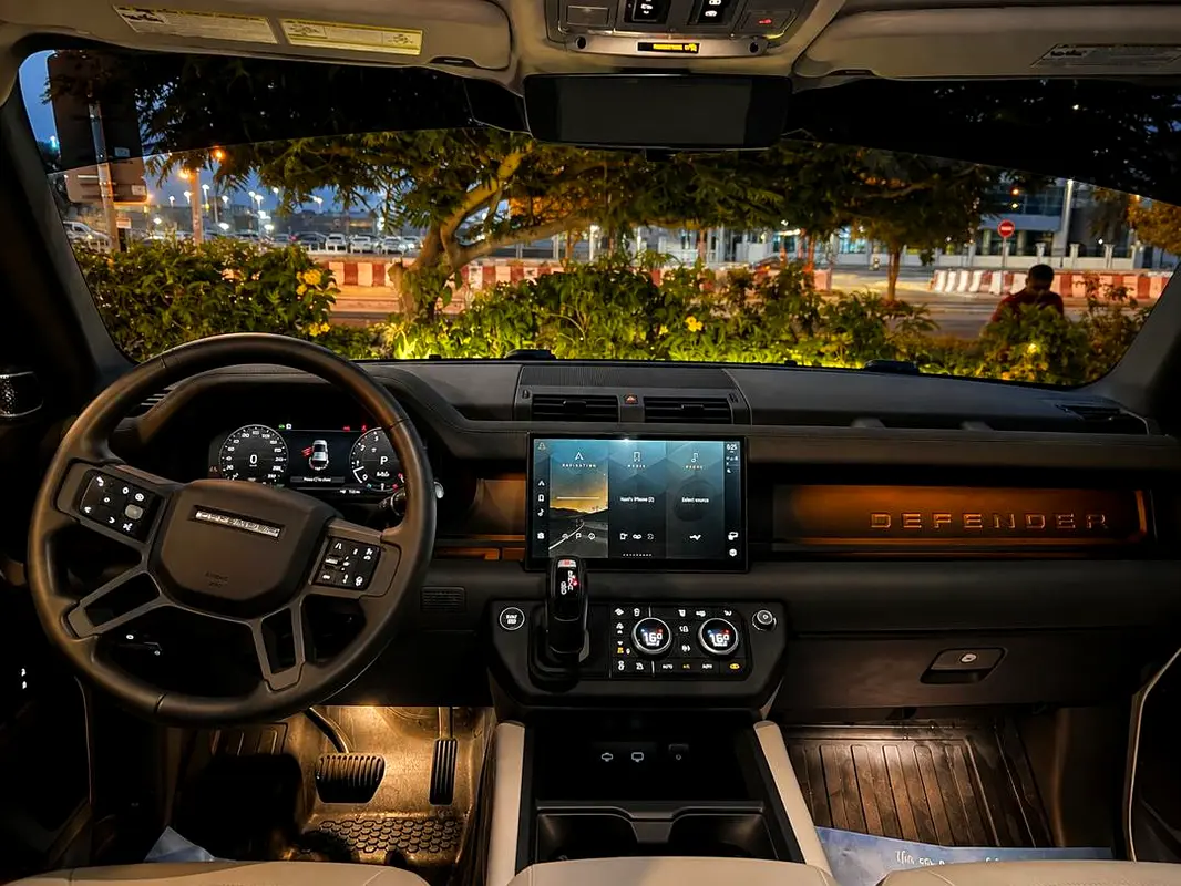 LAND ROVER DEFENDER 2025