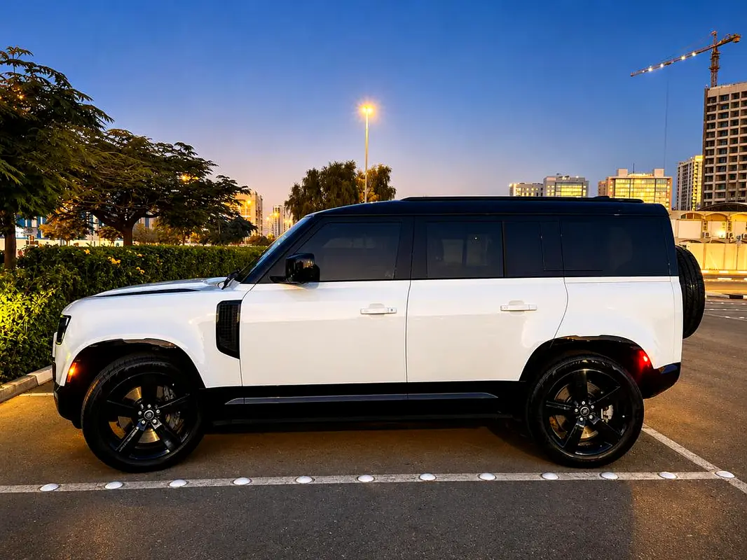 LAND ROVER DEFENDER 2025