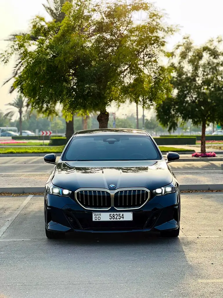 BMW 5 SERIES 2025