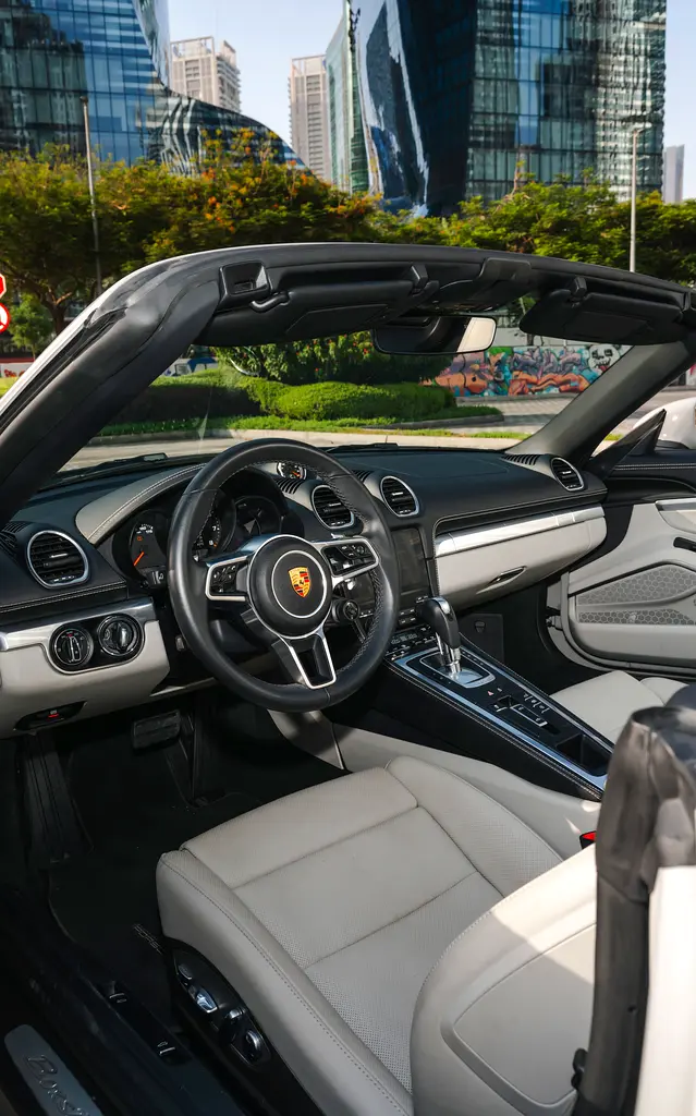 PORSCHE 718 / BOXSTER 2025
