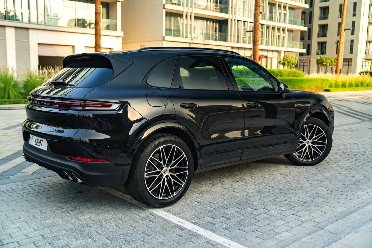 PORSCHE CAYENNE 2025
