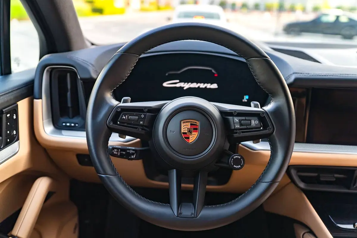 PORSCHE CAYENNE 2025