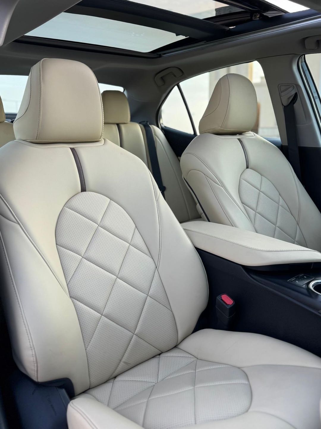 Car Image 2018 TOYOTA CAMRY XLE