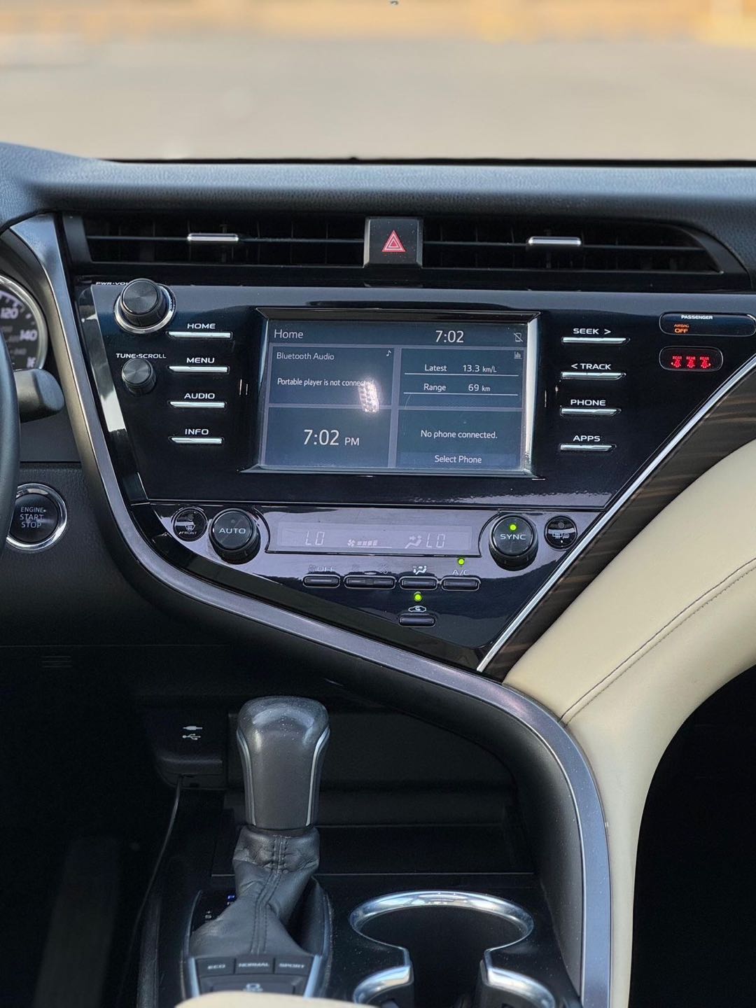 Car Image 2018 TOYOTA CAMRY XLE