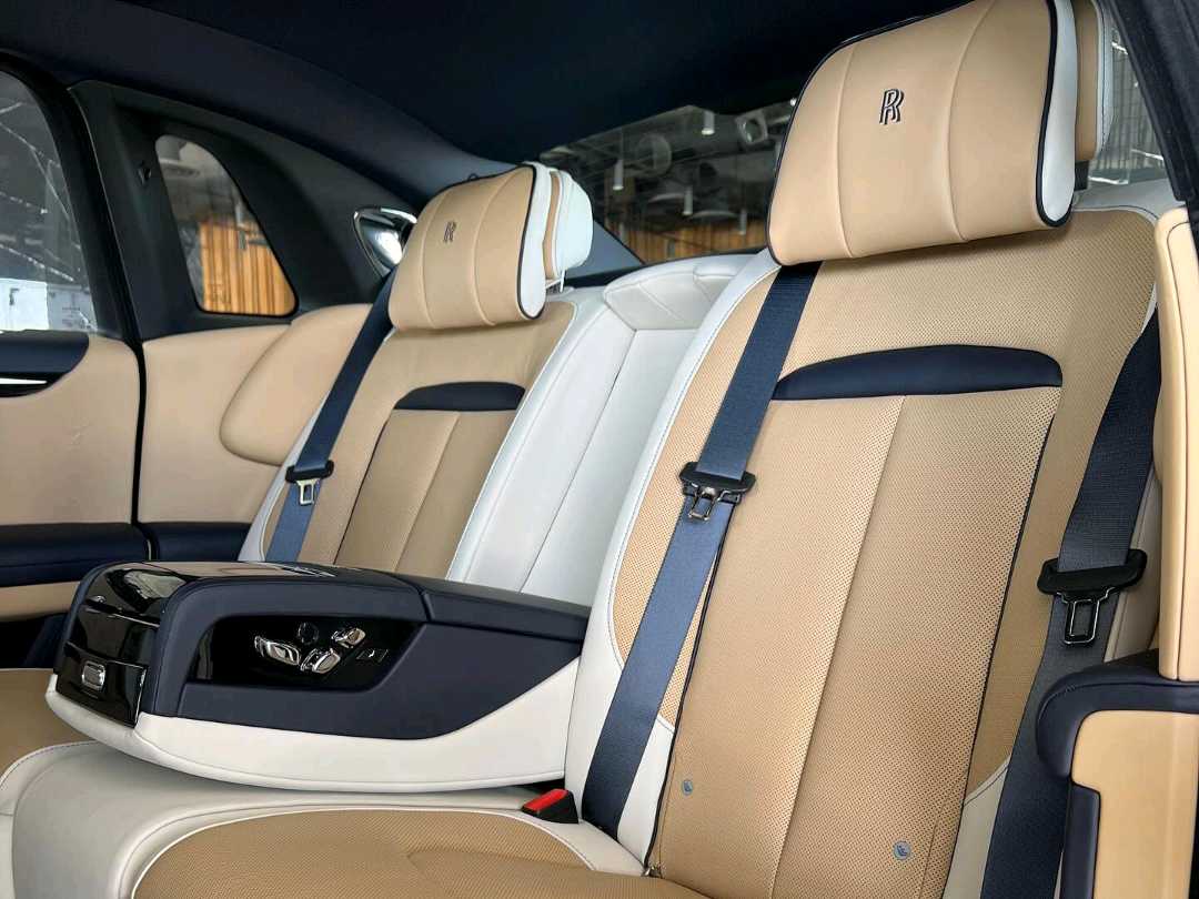 Car Image 2026 ROLLS ROYCE GHOST 