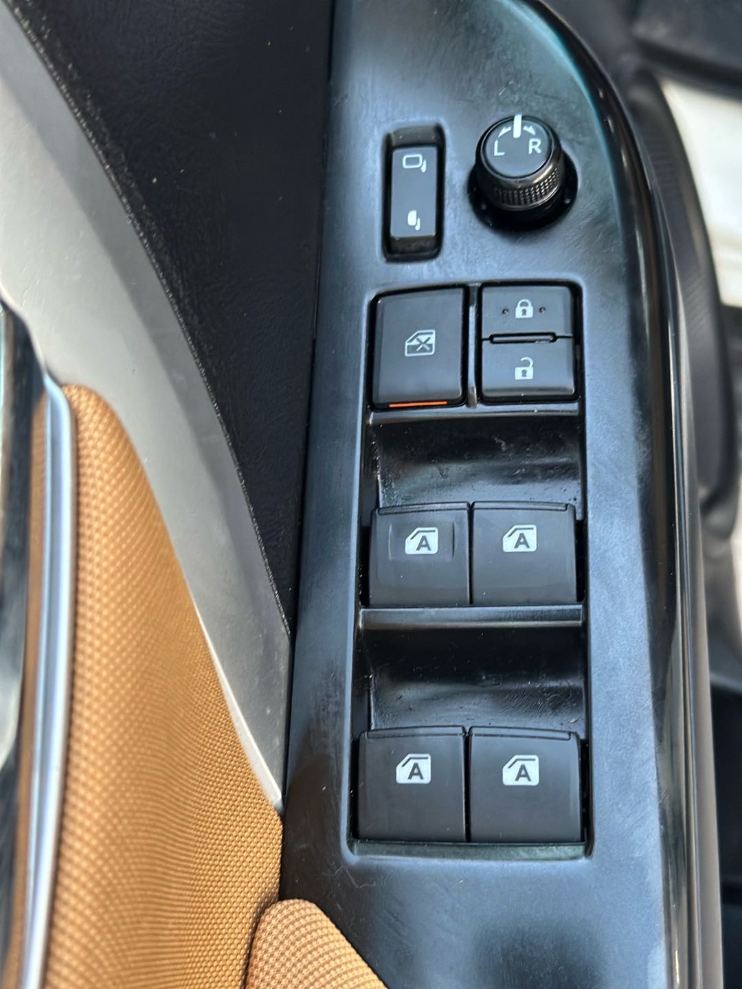 Car Image 2019 TOYOTA FORTUNER 