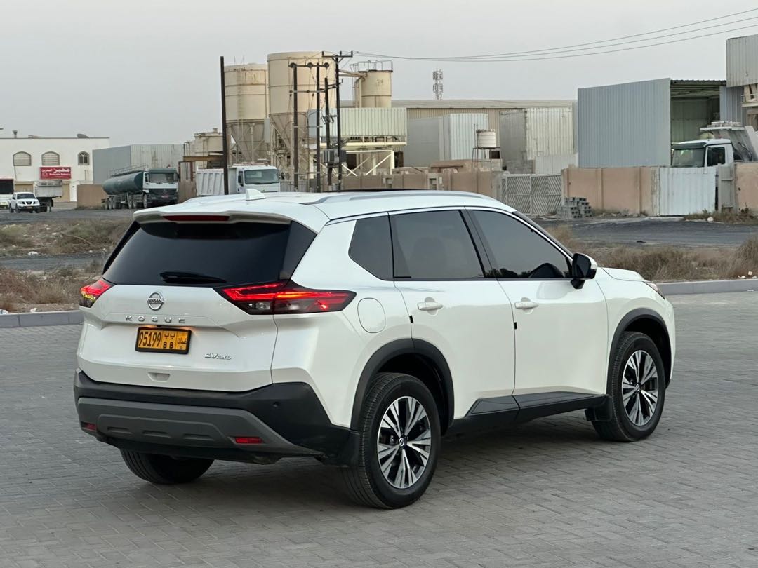 Car Image 2021 NISSAN ROGUE 