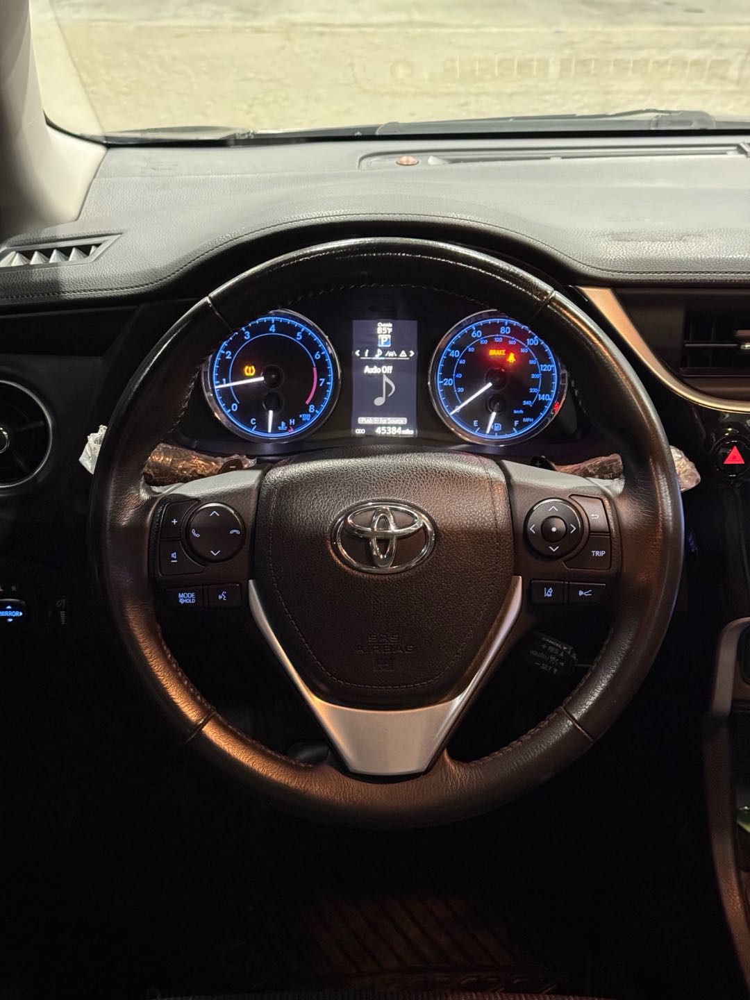 Car Image 2018 TOYOTA COROLLA SE