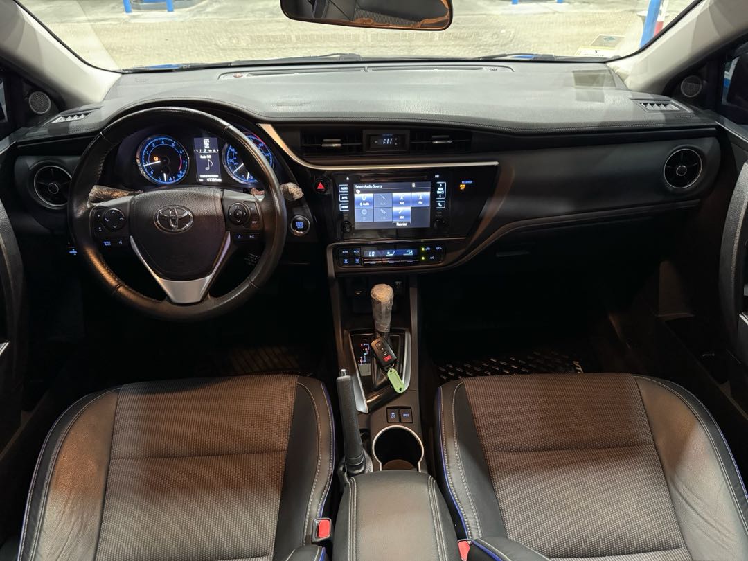 Car Image 2018 TOYOTA COROLLA SE