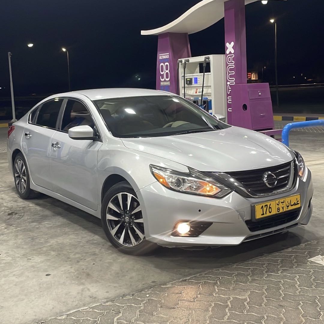 Car Image 2017 NISSAN ALTIMA SV