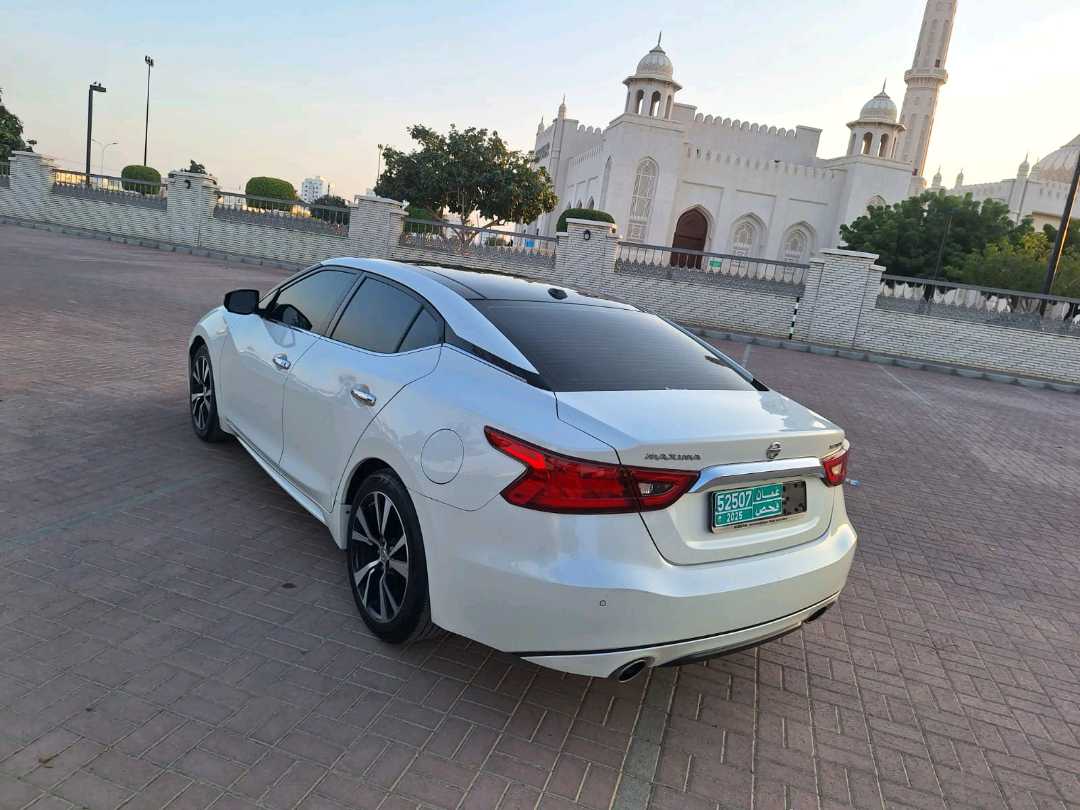 Car Image 2018 NISSAN MAXIMA 