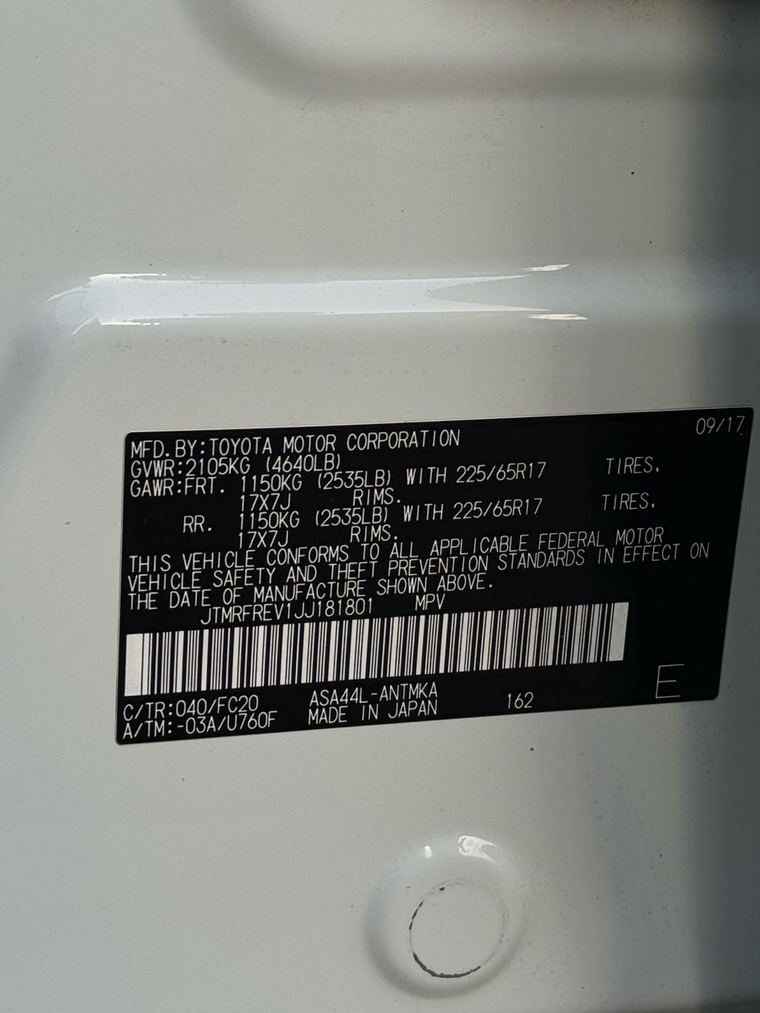 Car Image 2018 TOYOTA RAV4 XLE
