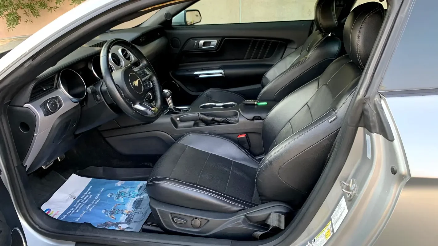 FORD MUSTANG 2020
