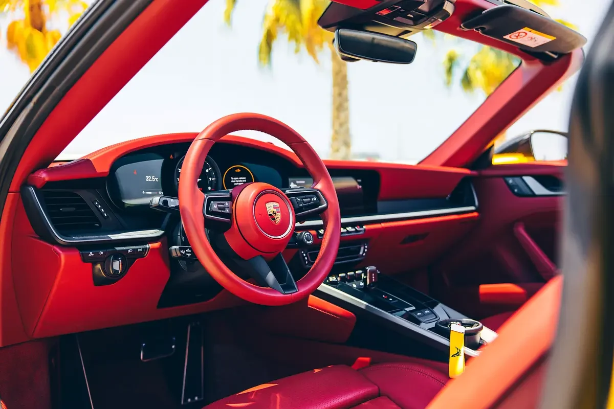 PORSCHE 911 2023