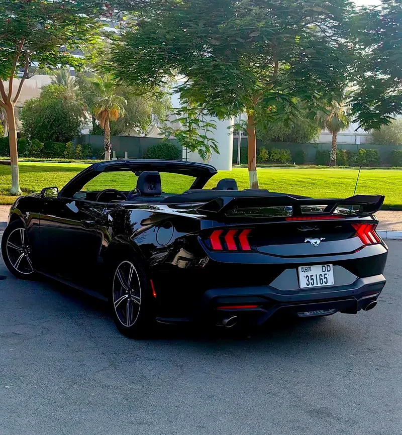 FORD MUSTANG 2024