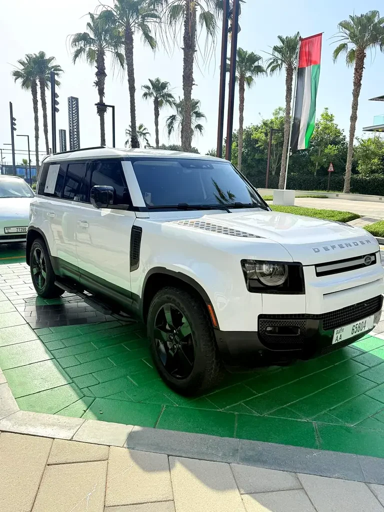 LAND ROVER DEFENDER 2024