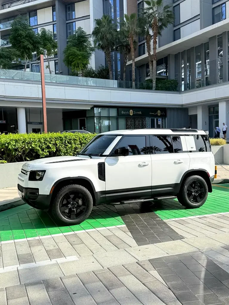 LAND ROVER DEFENDER 2024