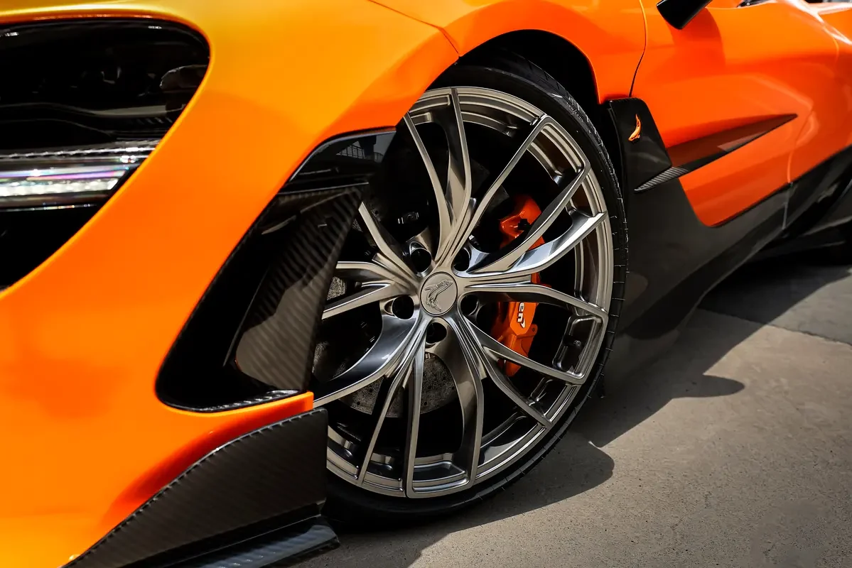MCLAREN 720S COUPE 2023