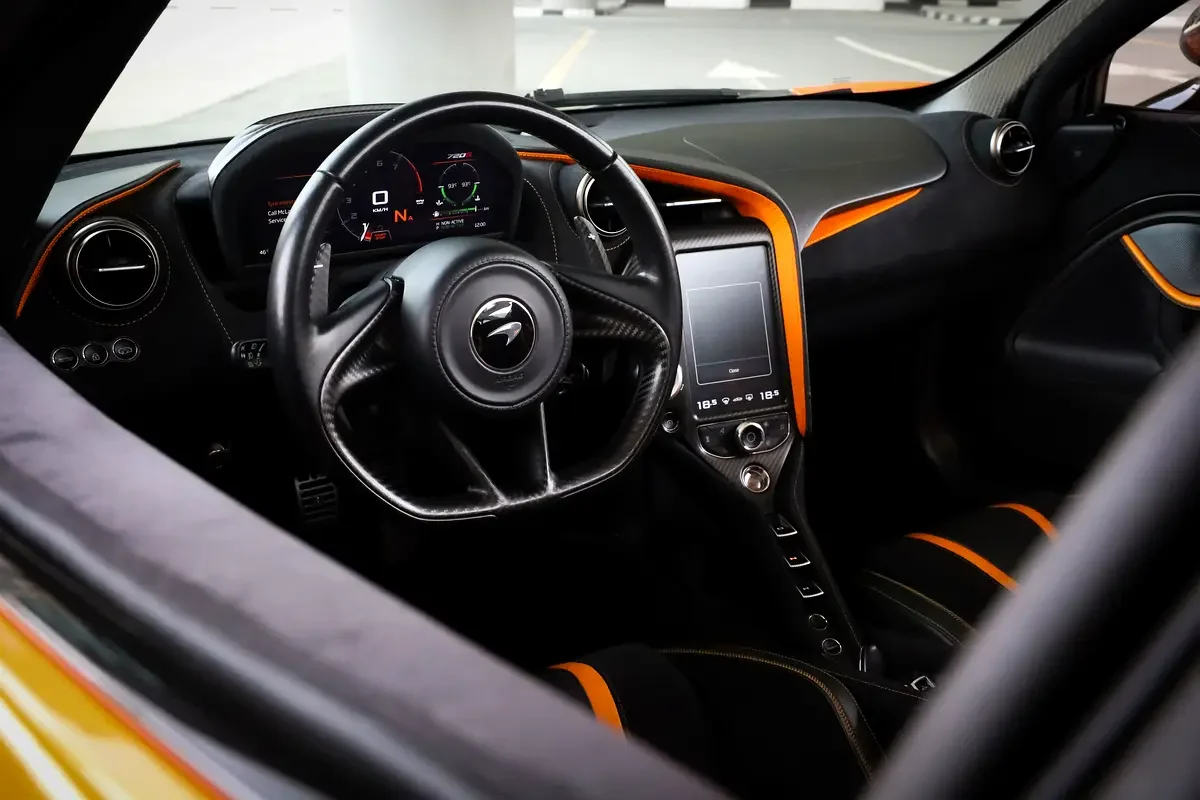 MCLAREN 720S COUPE 2023