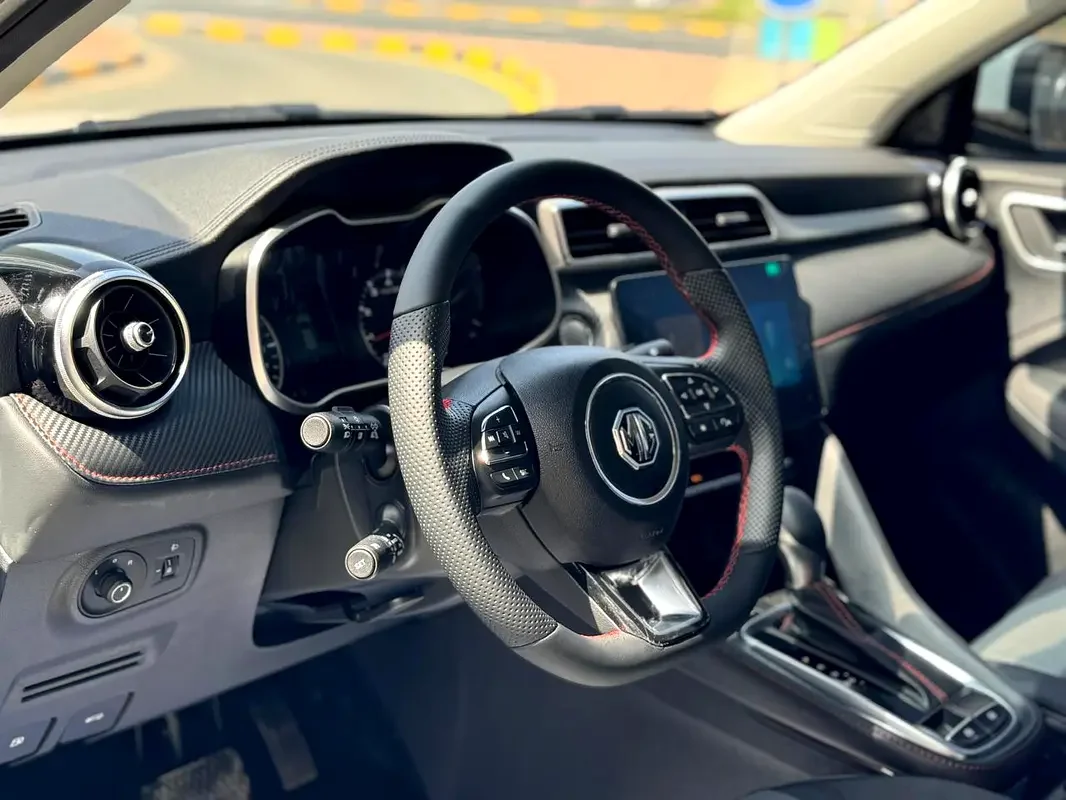 MG ZS 2025