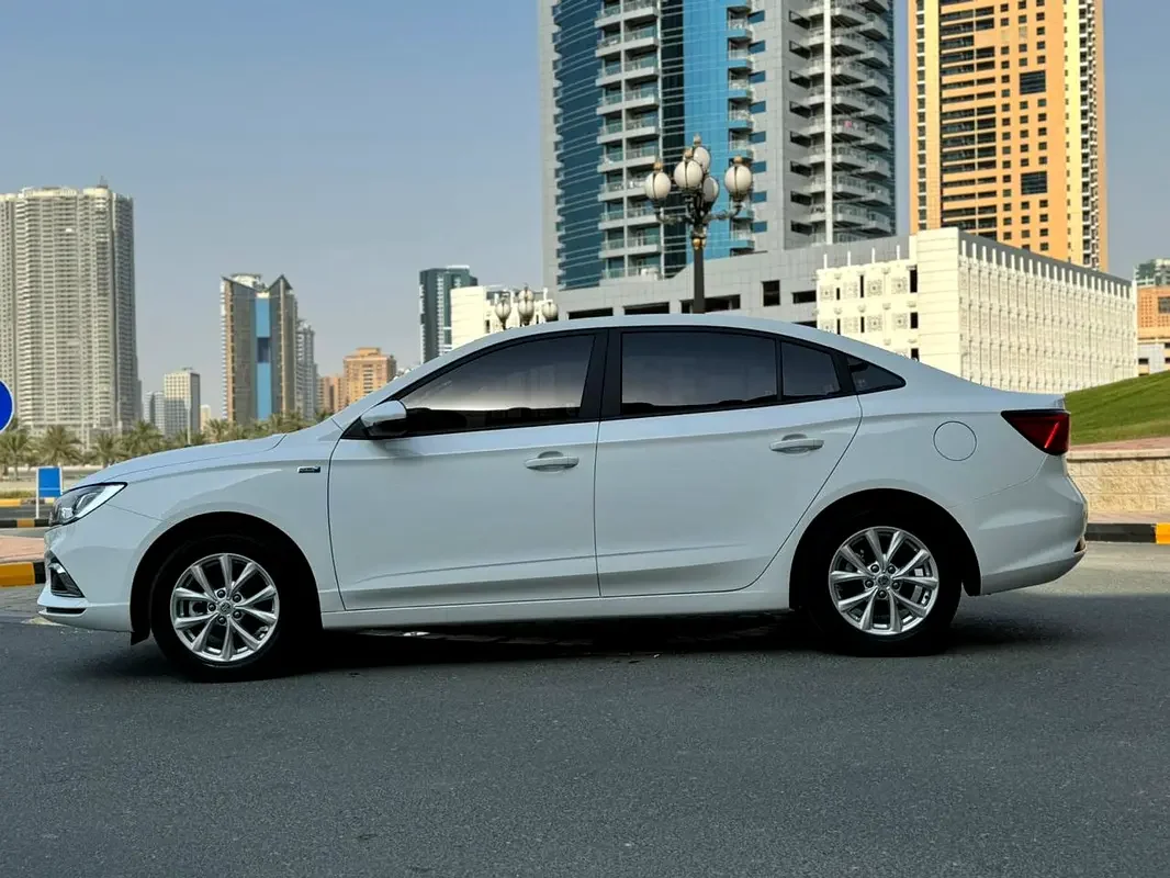 MG 5 2025