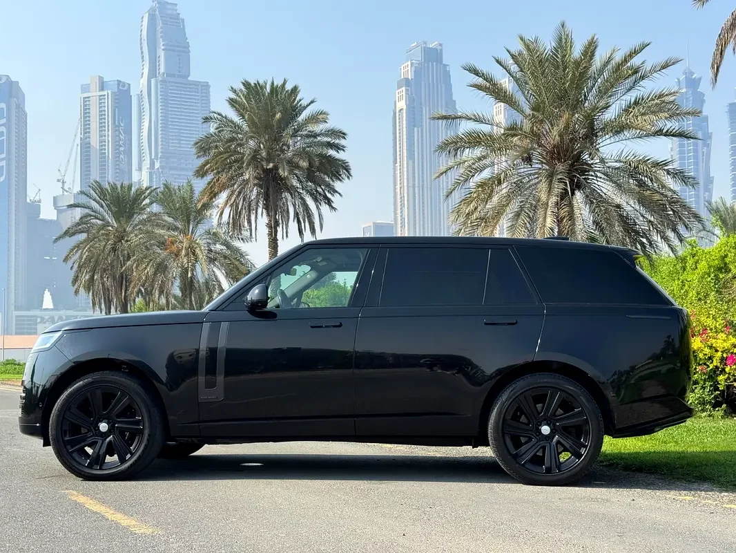 لاند روفر فوج 2025