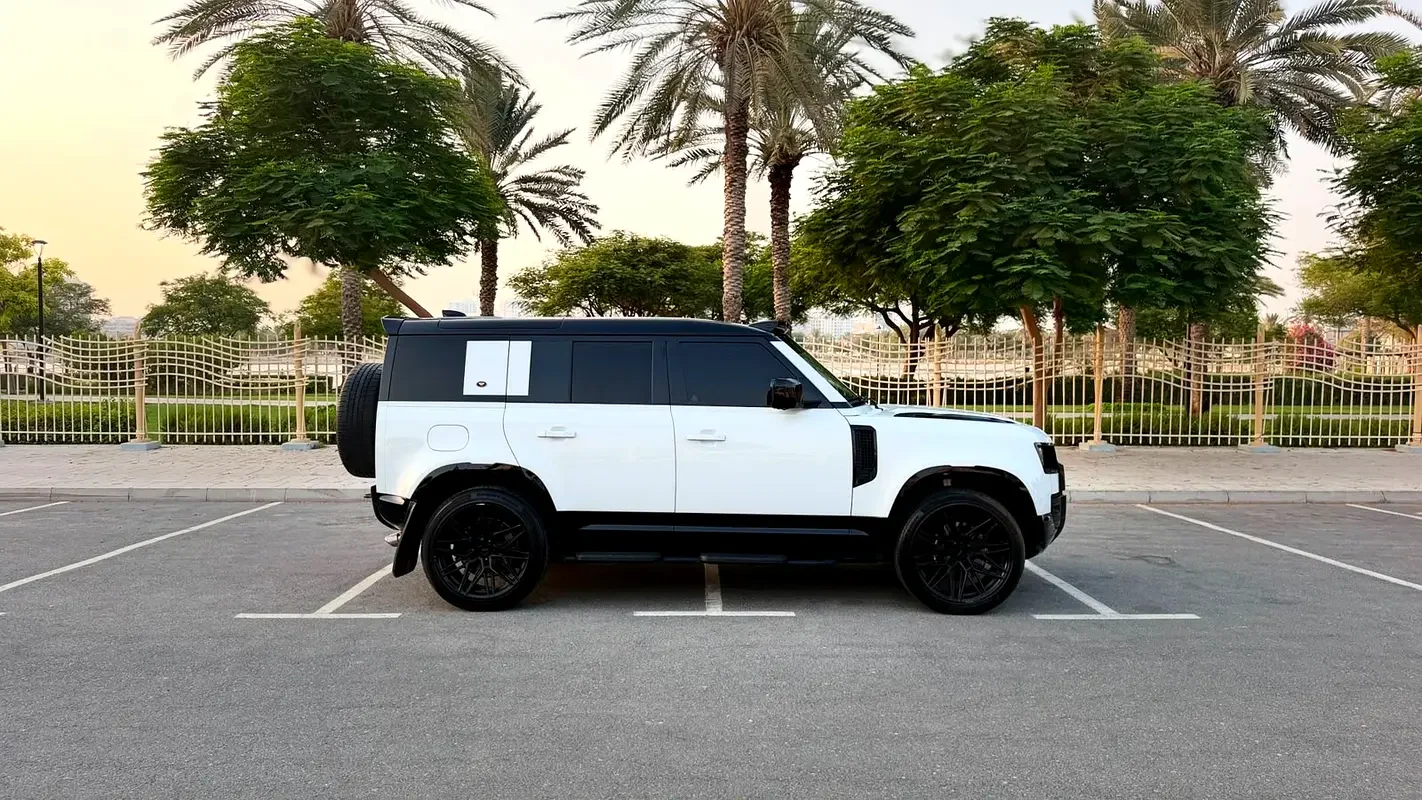 LAND ROVER DEFENDER 2023