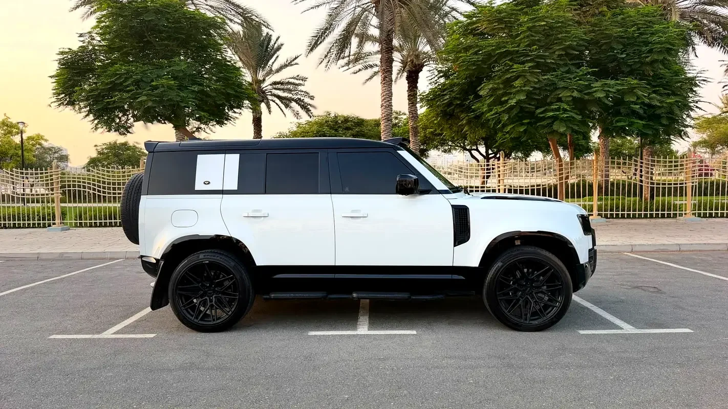 LAND ROVER DEFENDER 2023