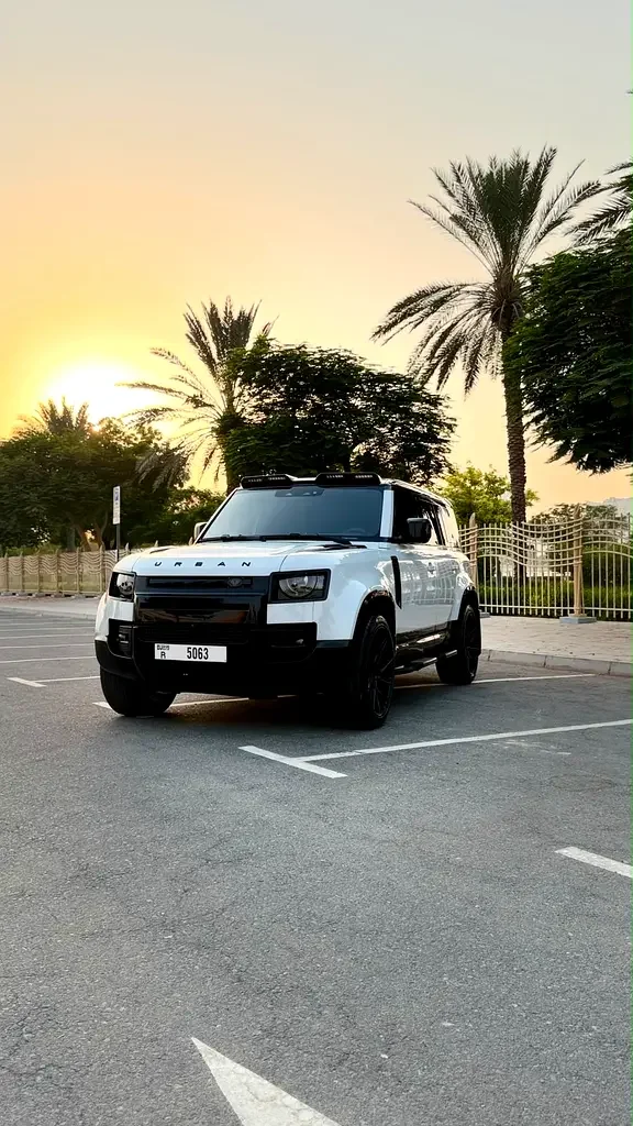 LAND ROVER DEFENDER 2023