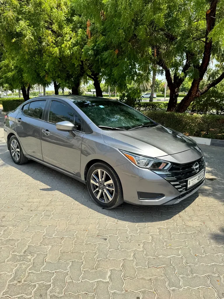 NISSAN VERSA 2024