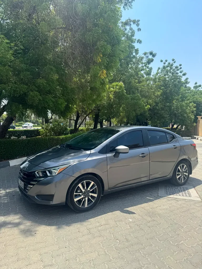 NISSAN VERSA 2024