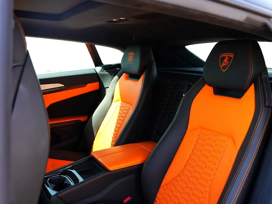 LAMBORGHINI URUS 2023
