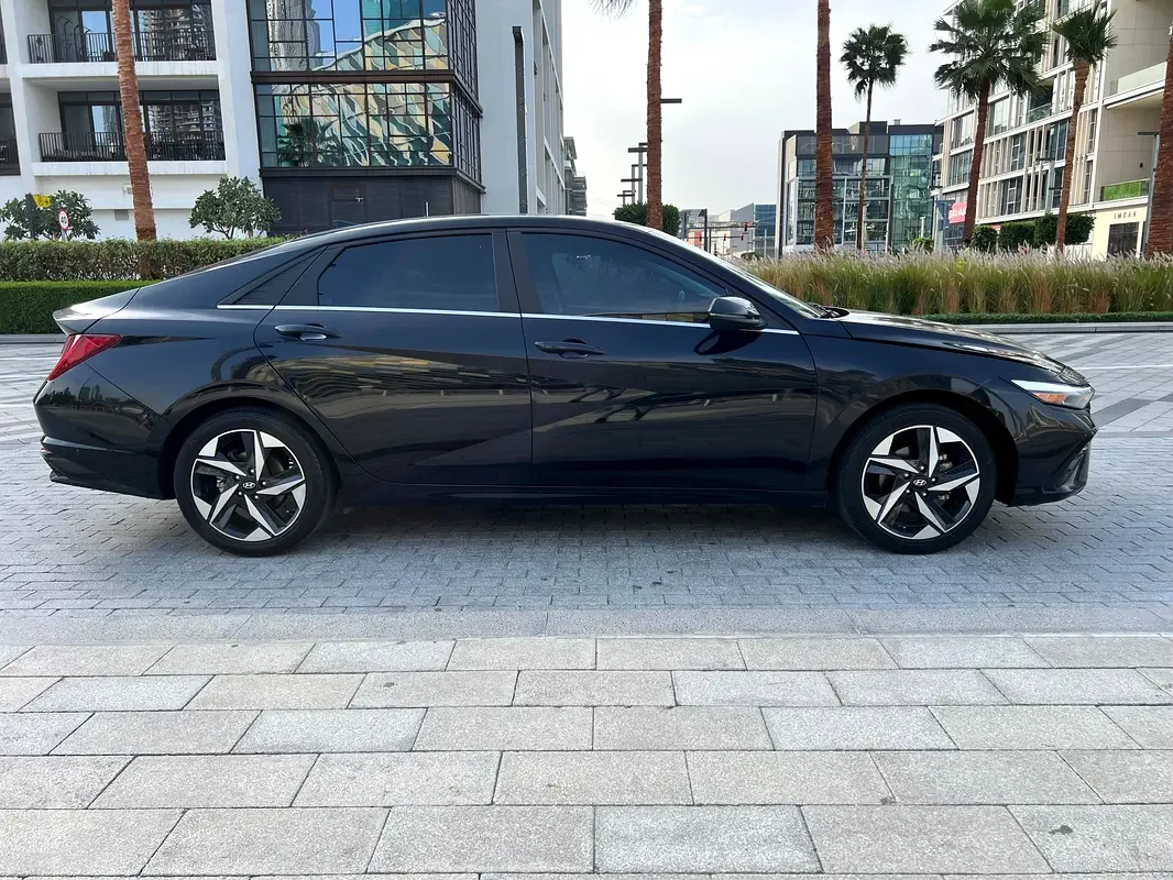 HYUNDAI ELANTRA 2023