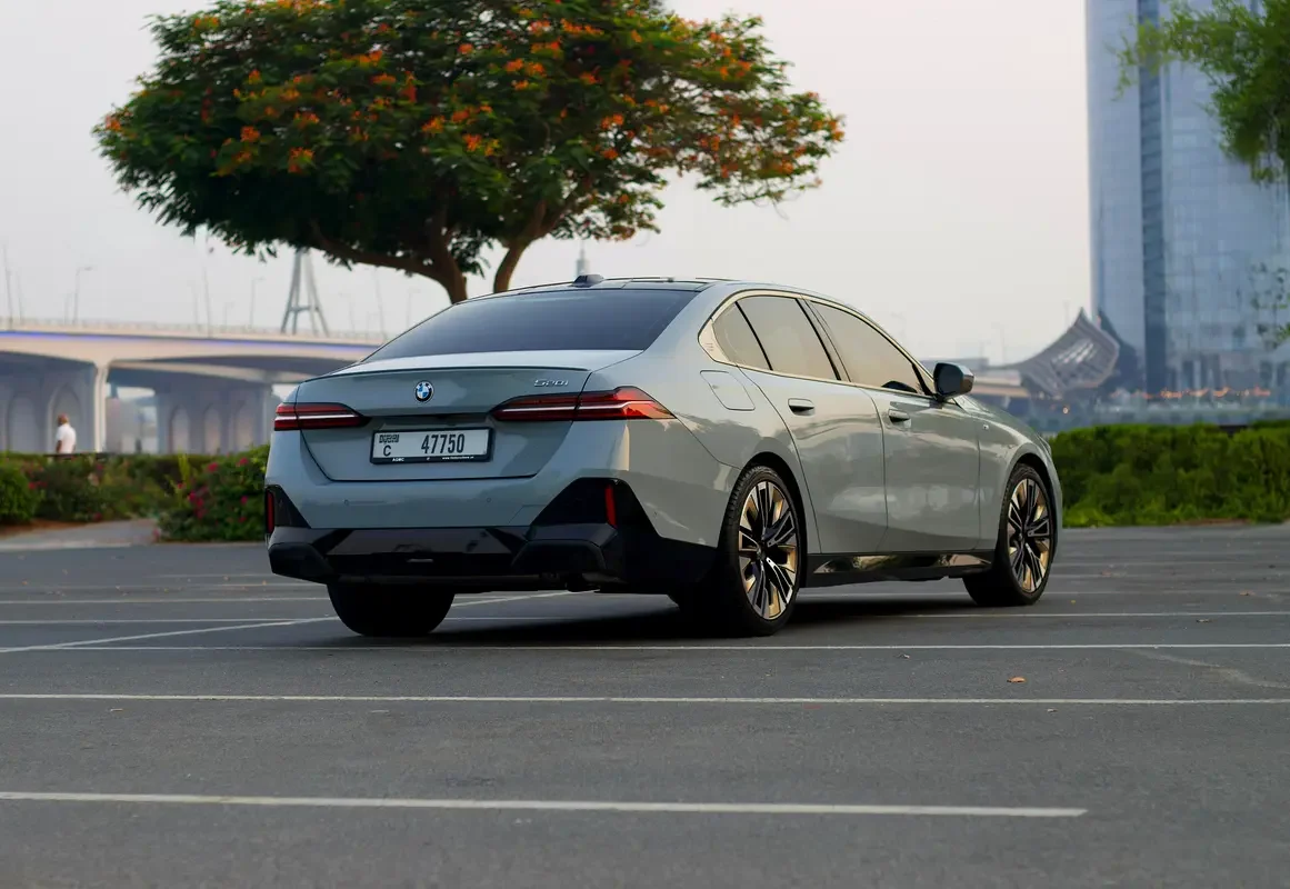 BMW 5 SERIES 2025