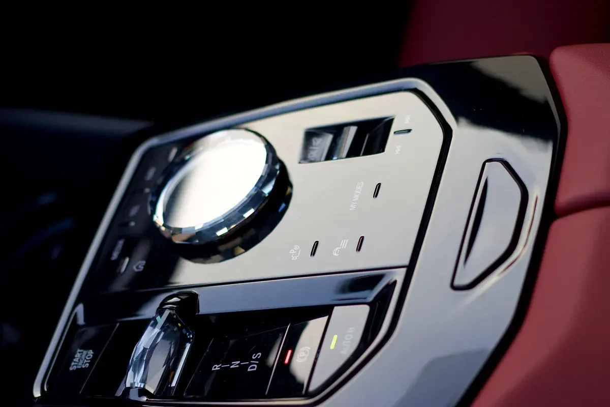 BMW 5 SERIES 2025