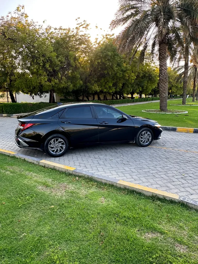 HYUNDAI ELANTRA 2024