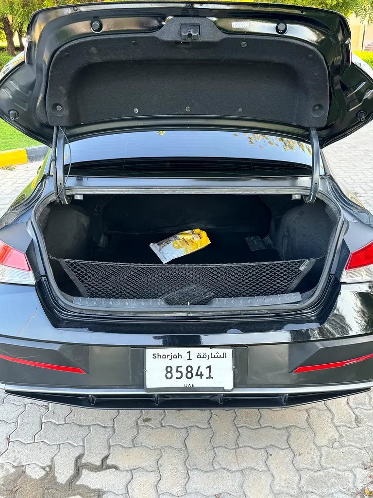 HYUNDAI ELANTRA 2024
