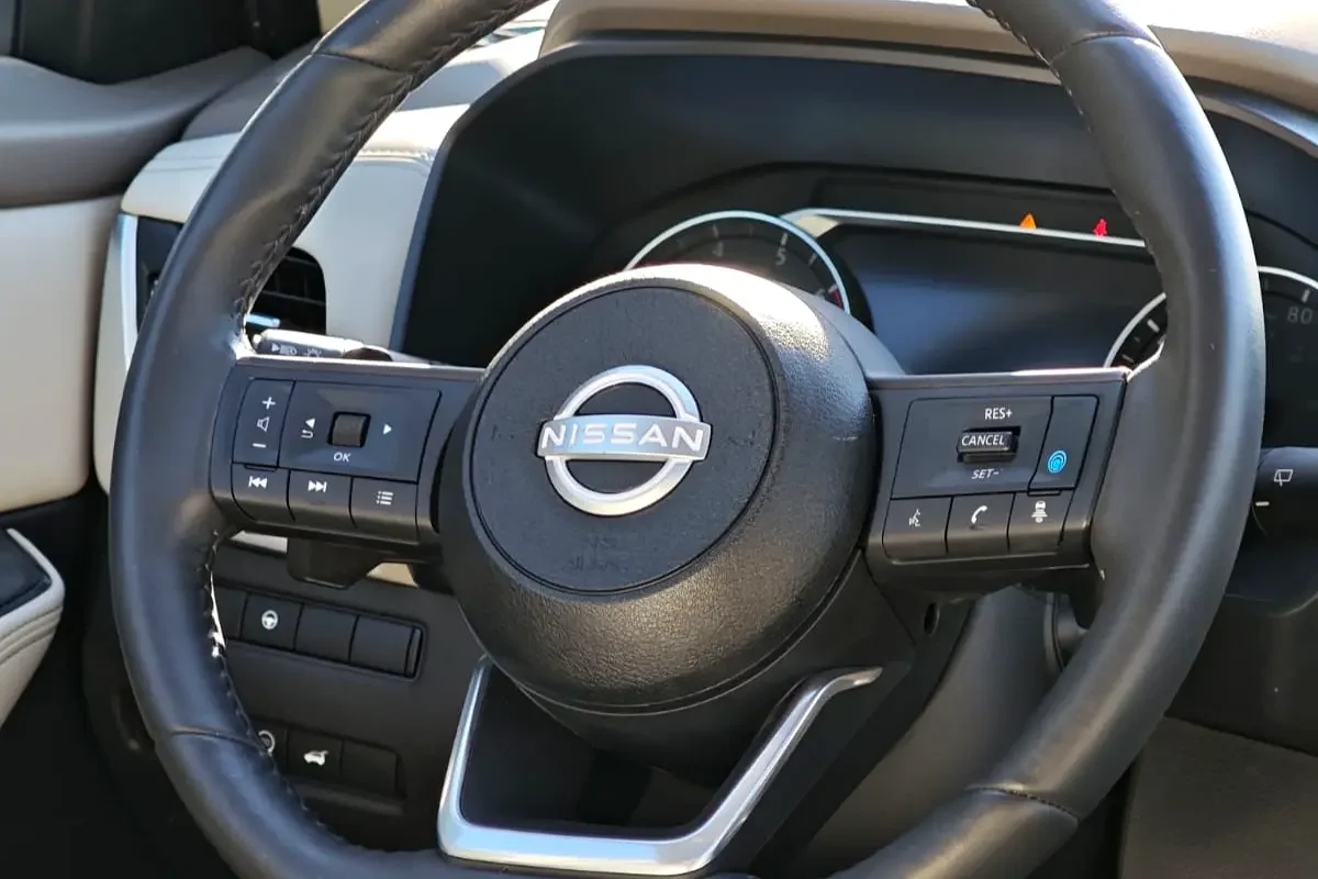 NISSAN ROGUE 2024
