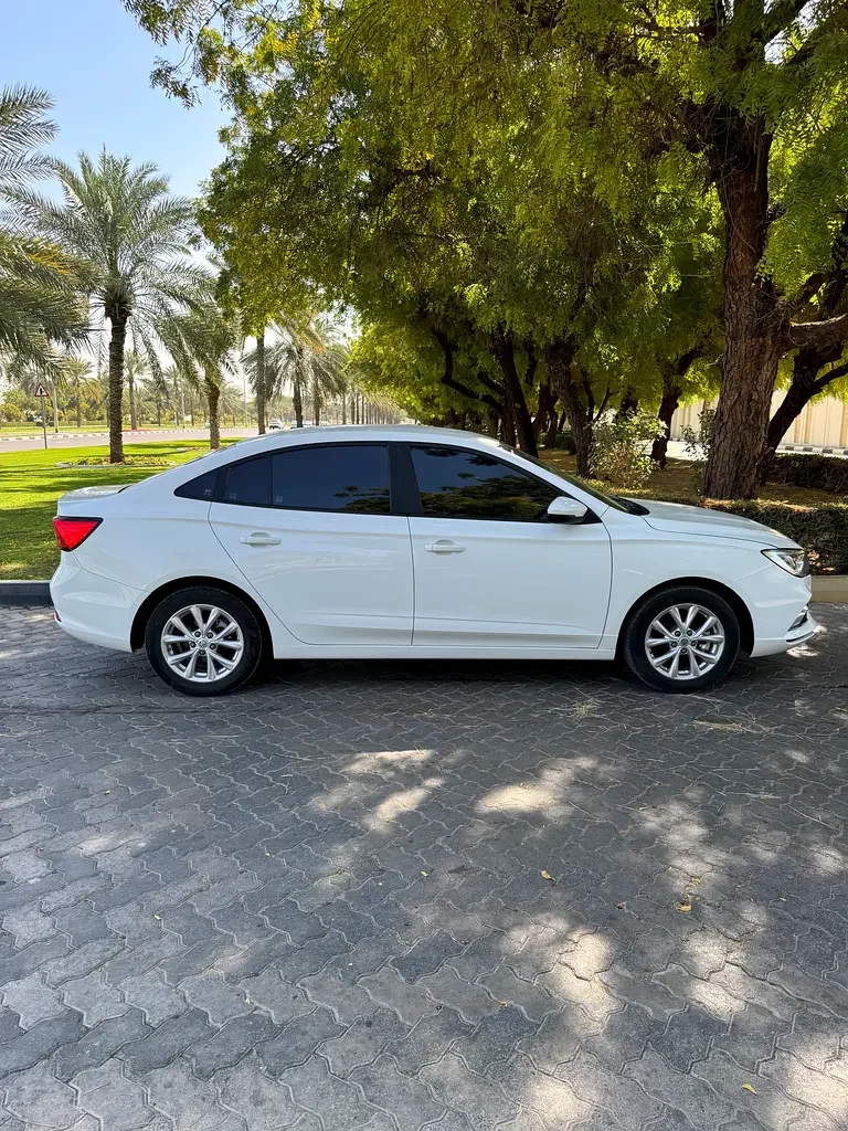 MG 5 2025